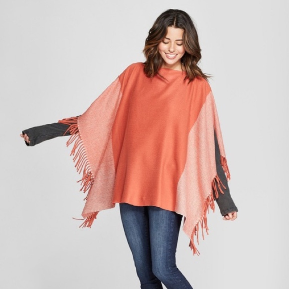 UNIVERSAL THREAD | fringe poncho